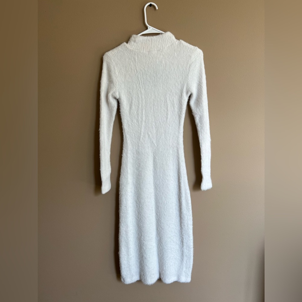 Dress - Picture 6 of 7